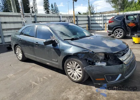 2010 Ford Fusion Hybrid z USA, uszkodzony, nr VIN 3FADP0L37AR181334